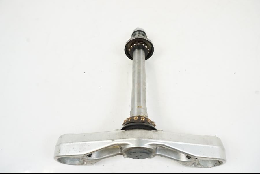 Baksidan på Gaffelkrona från en Yamaha BT 1100 -2003 motorcykel.