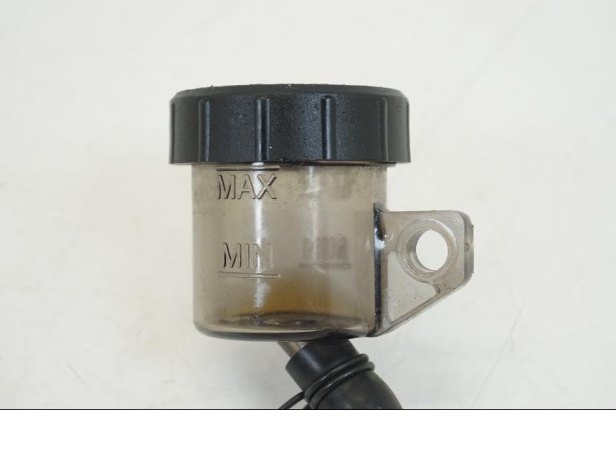 Extrabild1 på Bromshuvudcylinder från en Ducati Streetfighter V4 -2020 motorcykel.