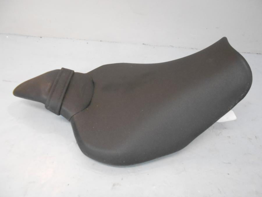 Höger sida på Sadel från en Kawasaki Z 1000 -2019 motorcykel.