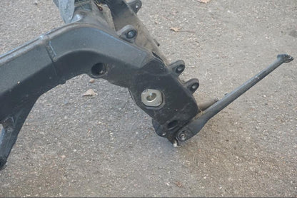 Snett uppifrån på Ram från en BMW S 1000 RR -2010 motorcykel.