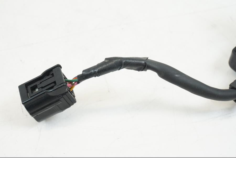 Snett uppifrån på Antenn till tändningslås från en Honda CB 650 F Hornet -2017 motorcykel.