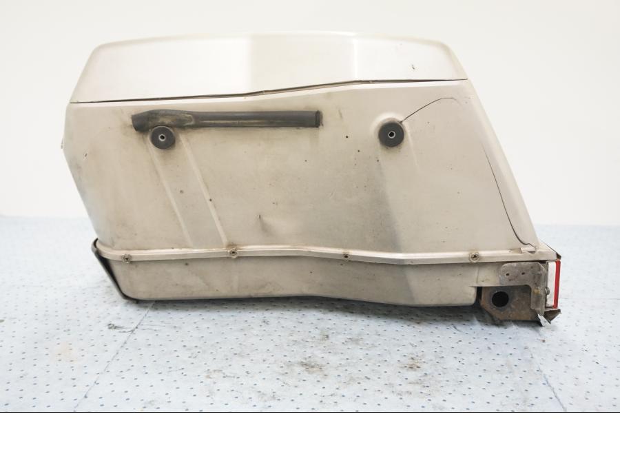 Höger sida på Sidoväska från en Honda GL 1200 -1987 motorcykel.