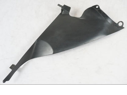 Framsidan på Toppkåpsinsida från en Suzuki GSX-R 750 -2006 motorcykel.