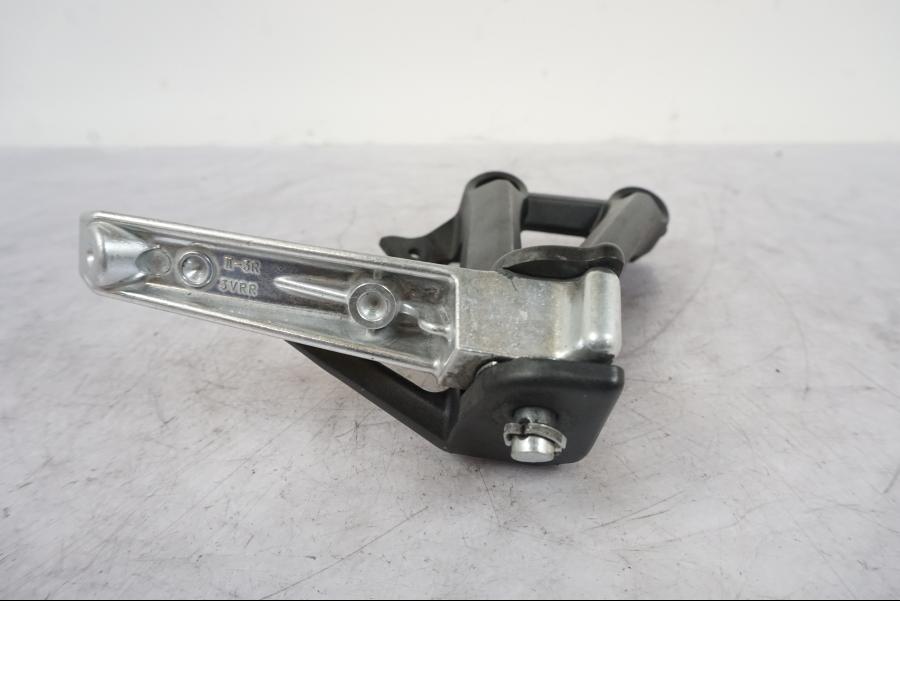 Snett uppifrån på Fotpinne från en Yamaha MT-09 -2020 motorcykel.