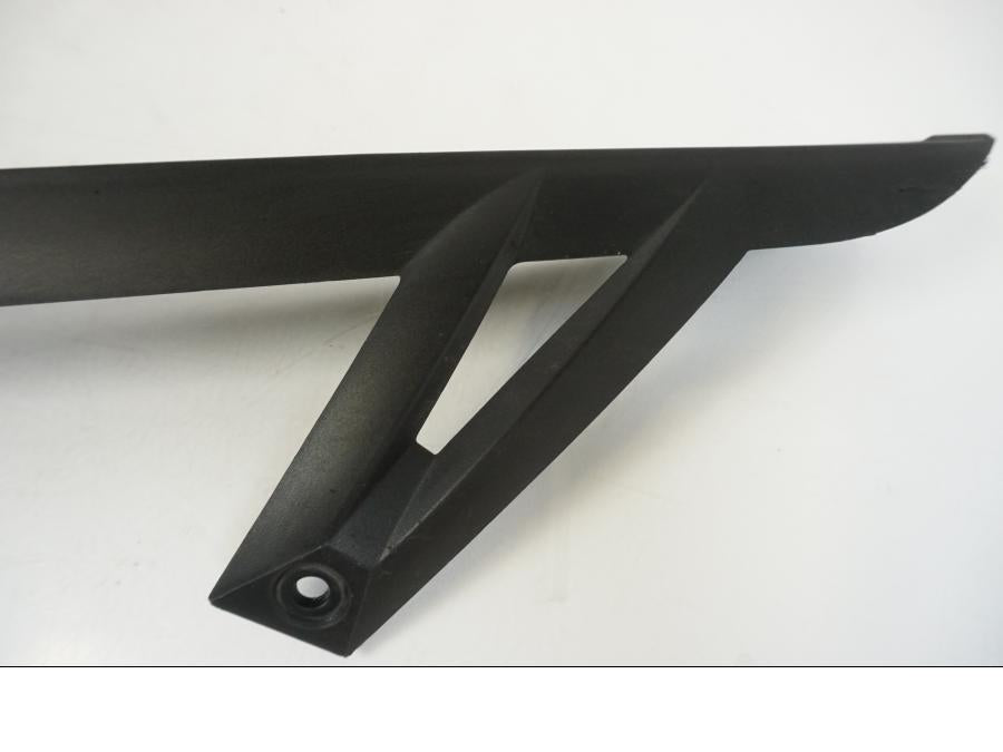 Baksidan på Kedjeskydd från en BMW S 1000 R -2019 motorcykel.