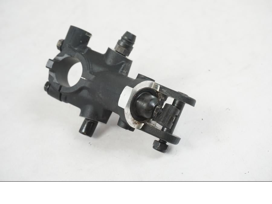 Snett uppifrån på Bromshuvudcylinder från en KTM 1290 Super Duke R -2022 motorcykel.