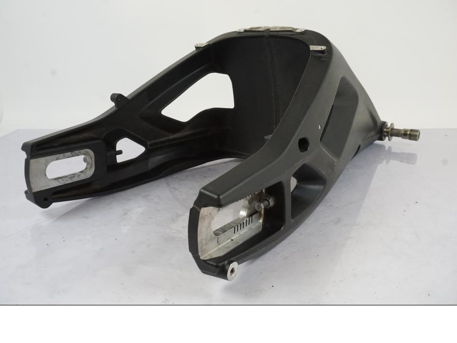 Snett uppifrån på Sving från en BMW S 1000 XR -2019 motorcykel.