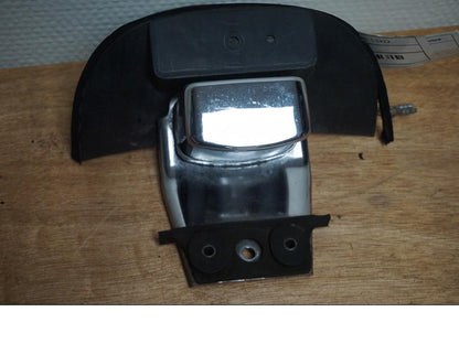 Framsidan på Skyltbelysning från en Suzuki VS 1400 -1998 motorcykel.