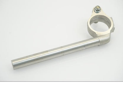 Snett nerifrån på Styre från en Suzuki GSX-R 1100 -1993 motorcykel.