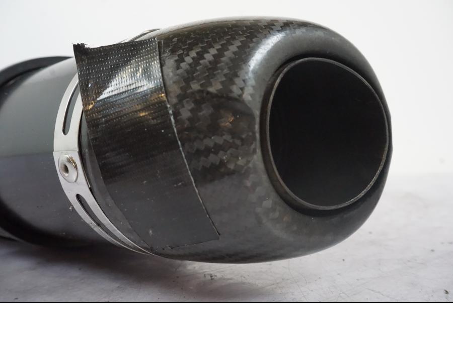 Snett uppifrån på Ljuddämpare Sport från en Yamaha YZF-R 125 -2008 motorcykel.