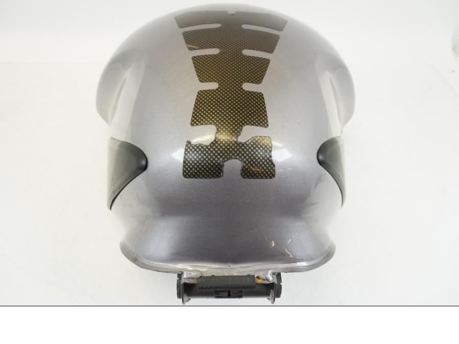 Snett uppifrån på Bensintank från en Honda ST 1300 -2002 motorcykel.