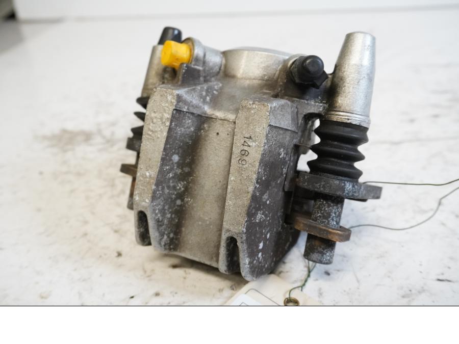 Baksidan på Bromsok från en Kawasaki VN 750 -1994 motorcykel.