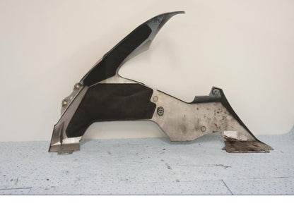 Baksidan på Magkåpa från en Yamaha YZF 1000 R1 -2006 motorcykel.