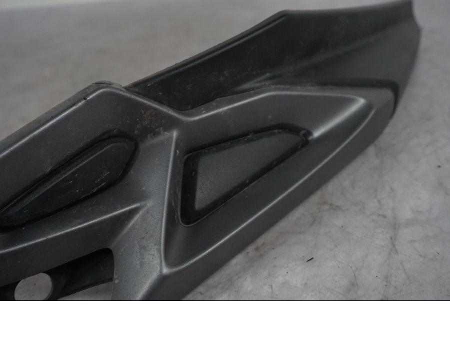 Höger sida på Tankkåpa från en Triumph Tiger Explorer -2016 motorcykel.