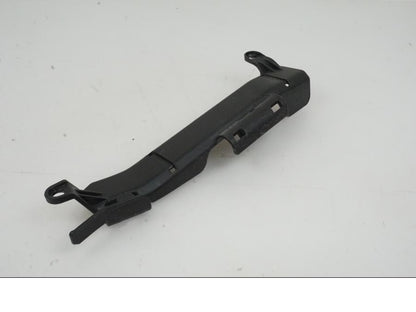 Framsidan på Kabelstam från en KTM 1290 Super Duke -2019 motorcykel.