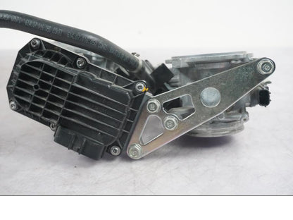 Extrabild2 på Spjällhus från en KTM 1290 Super Duke -2019 motorcykel.