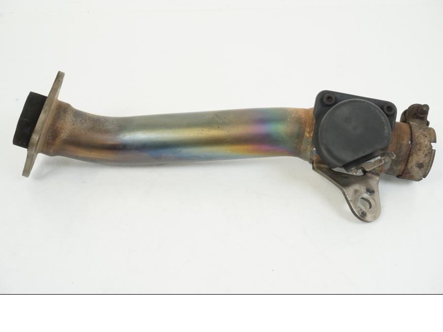 Framsidan på Mellanrör från en Suzuki GSX-R 1000 -2003 motorcykel.