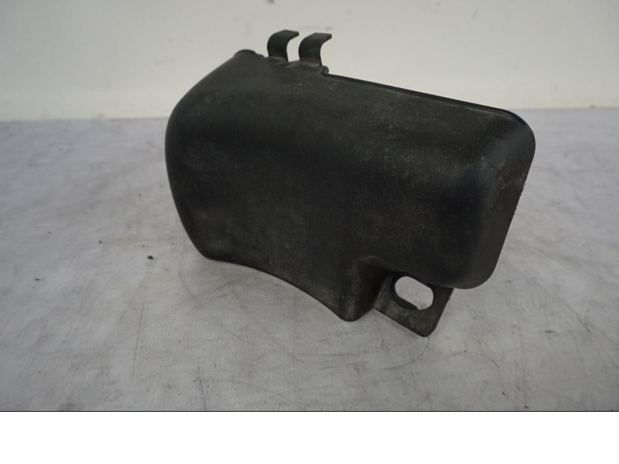 Vänster sida på Vattenexpansionskärl från en Triumph Bonneville T120 -2021 motorcykel.