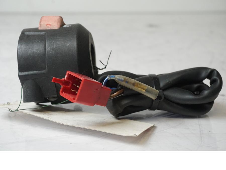 Höger sida på Styrelreglage från en Honda CB 750 SF -1999 motorcykel.