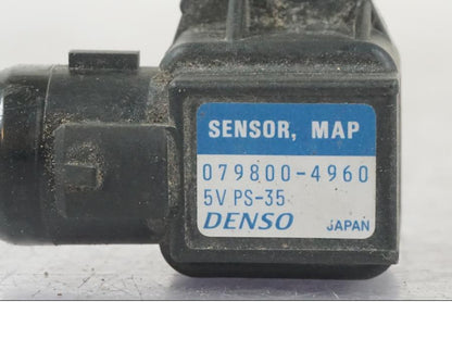 Baksidan på Mapsensor från en Honda CBR 1100 XX -1999 motorcykel.