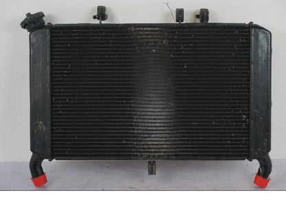 Framsidan på Vattenkyl från en Yamaha MT-09 SP -2018 motorcykel.