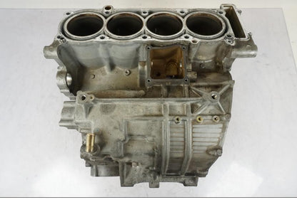 Framsidan på Motorblock från en Yamaha FJR 1300 -2005 motorcykel.