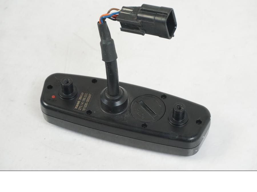 Snett uppifrån på Instrumentpanel från en Husqvarna 701 SUPERMOTO ABS -2016 motorcykel.