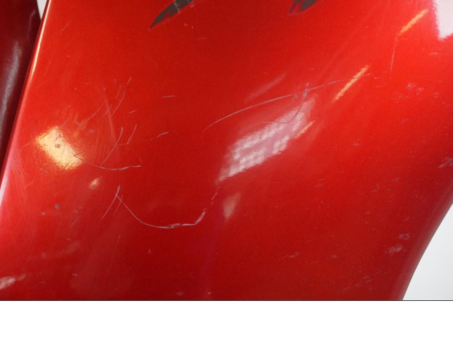 Extrabild2 på Sidkåpa från en Honda CBR 1100 XX -1999 motorcykel.