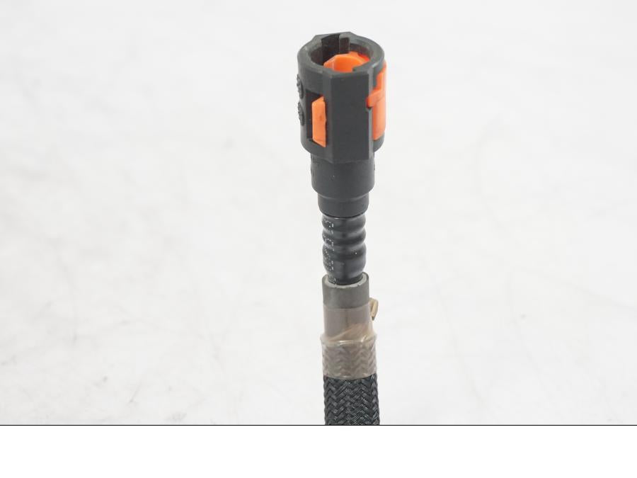 Baksidan på Bensinledning från en Kawasaki ZZ-R 1400 -2009 motorcykel.