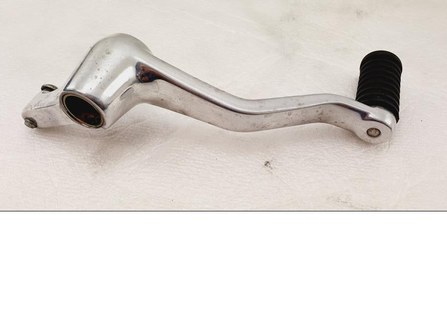 Baksidan på Växelpedal från en H-D V-Rod 1130 -2005 motorcykel.