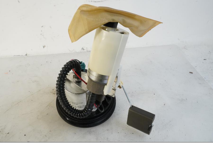 Framsidan på Bensinpump insprut från en BMW F 800 GS -2008 motorcykel.