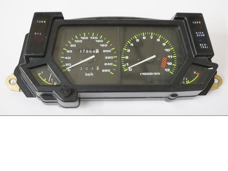 Framsidan på Instrumentpanel från en Kawasaki GPX 600 -1996 motorcykel.