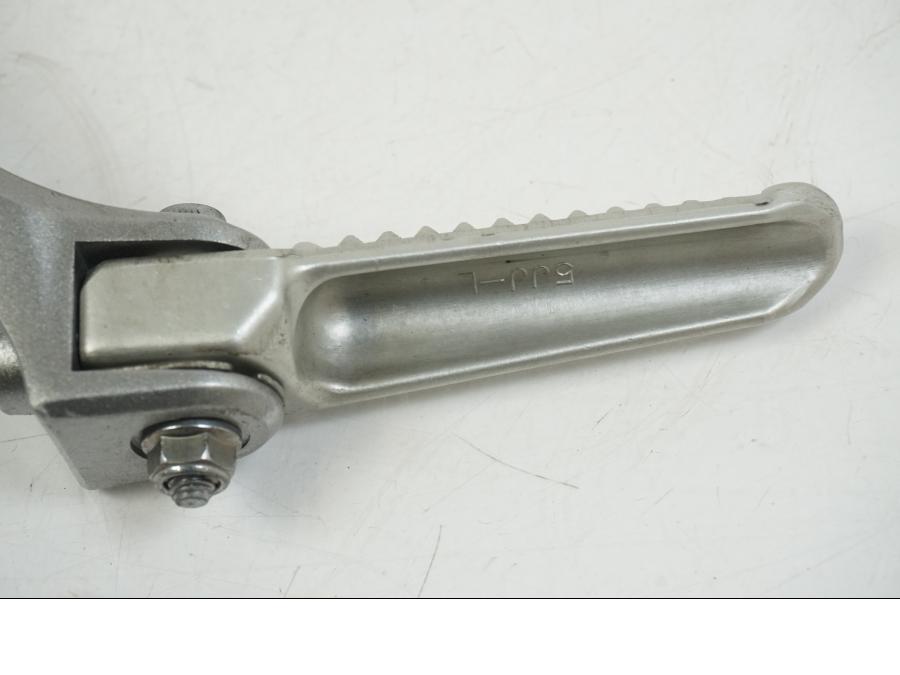 Extrabild2 på Fotpinne från en Yamaha YZF 1000 R1 -2006 motorcykel.