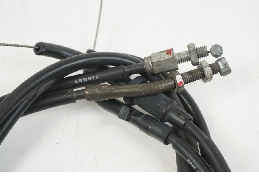 Höger sida på Gasvajer från en Yamaha XT 660 X -2005 motorcykel.