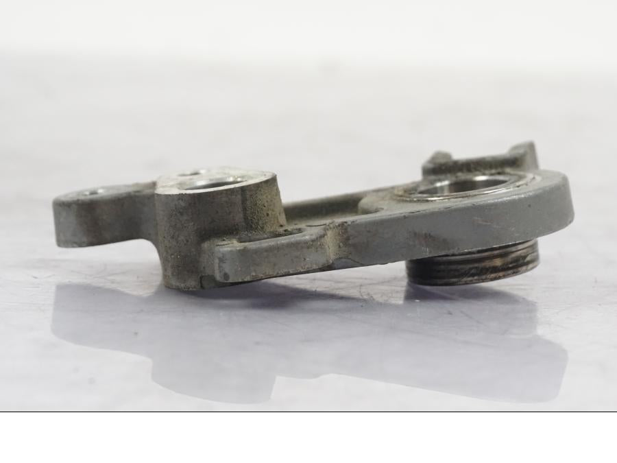 Höger sida på ABS givarfäste från en Yamaha MT-09 -2016 motorcykel.