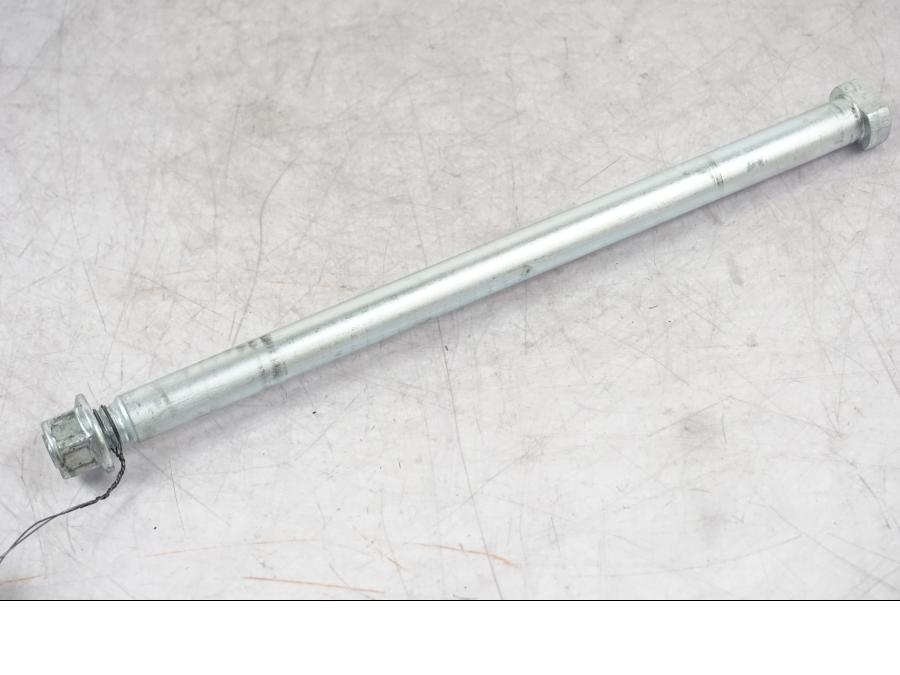 Framsidan på Axel från en Yamaha MT-09 -2016 motorcykel.