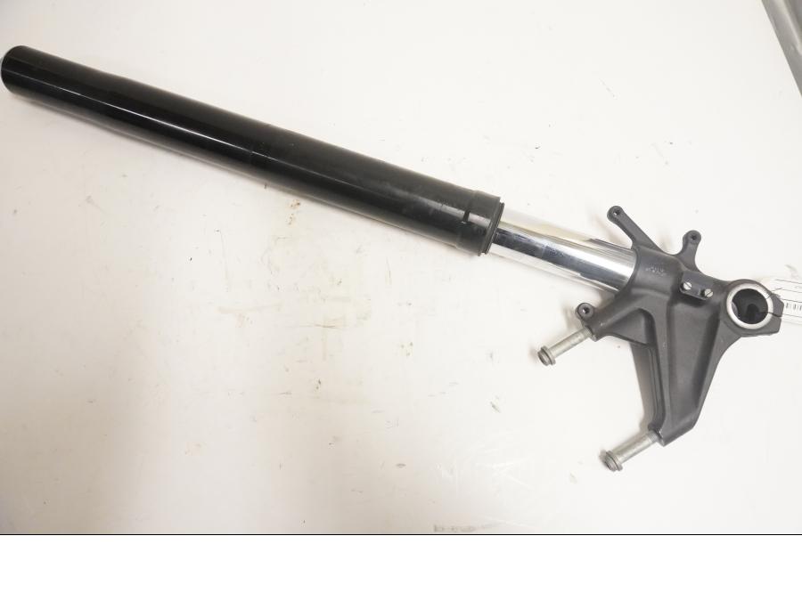 Höger sida på Gaffelben från en KTM RC8 -2013 motorcykel.