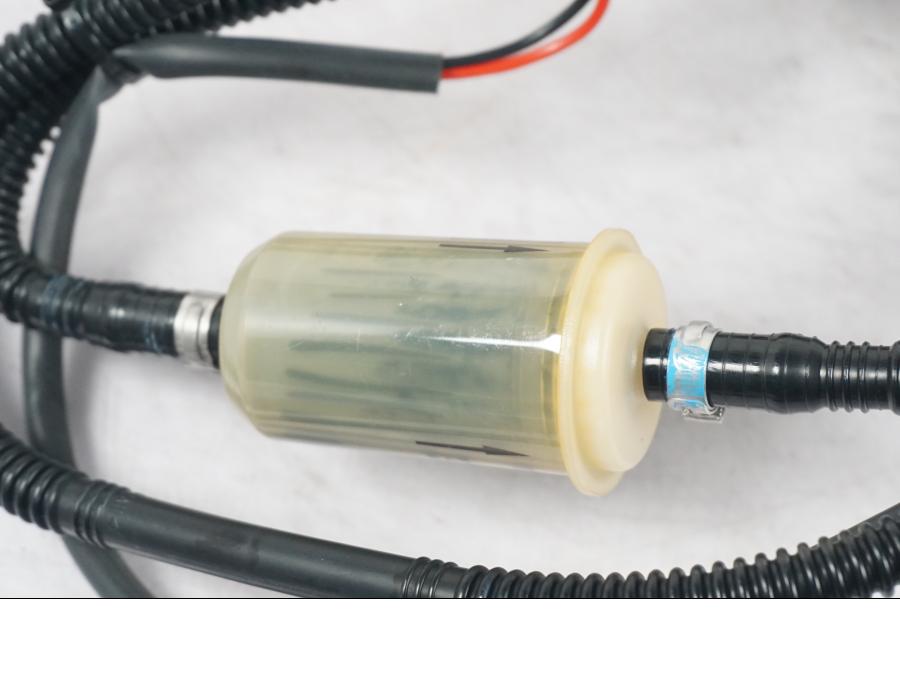 Extrabild3 på Bensinpump insprut från en KTM 690 Duke -2015 motorcykel.