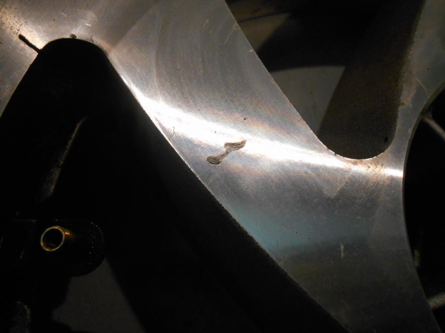 Vänster sida på Fälg från en Honda GL 1800 -2001 motorcykel.