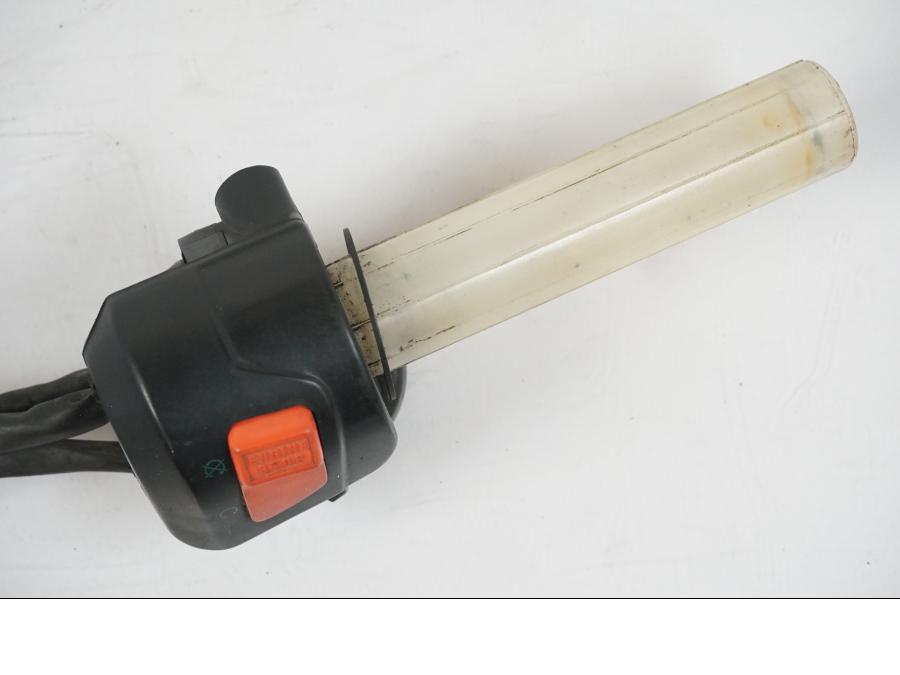 Höger sida på Styrelreglage från en Aprilia RS 125 -2000 motorcykel.