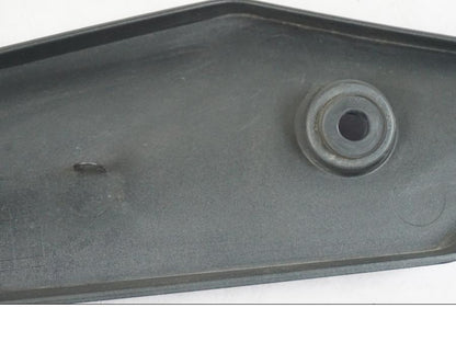 Snett nerifrån på Magkåpa från en Suzuki GSX-S 1000 -2017 motorcykel.