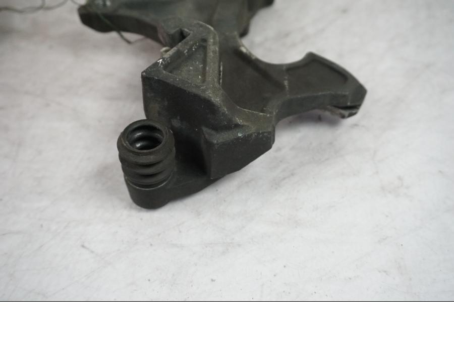 Höger sida på Bromsoksfäste från en Suzuki GSX-R 1000 -2007 motorcykel.