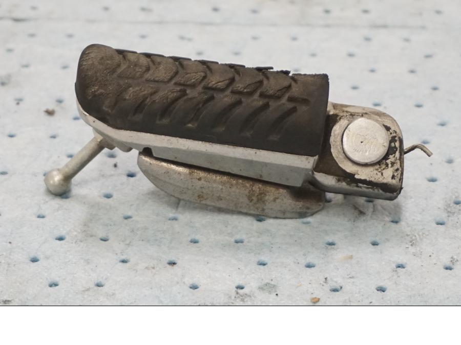 Framsidan på Fotpinne från en Kawasaki Ninja H2 -2019 motorcykel.