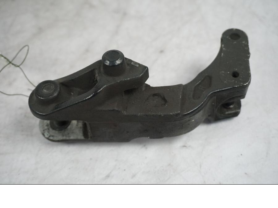 Framsidan på Bromsoksfäste från en Honda GL 1500 -1998 motorcykel.