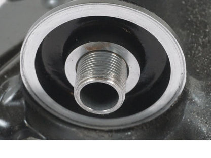 Snett uppifrån på Oljetråg från en Kawasaki Z 900 -2019 motorcykel.