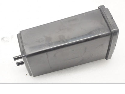 Baksidan på Fuel Evap System från en Kawasaki Z 400 -2020 motorcykel.
