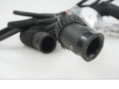 Snett nerifrån på Vattenkyl Slang Set från en Suzuki GSX-R 1000 -2007 motorcykel.