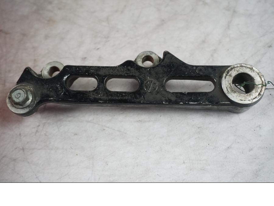 Framsidan på Bromsoksfäste från en Yamaha FZ 750 -1988 motorcykel.