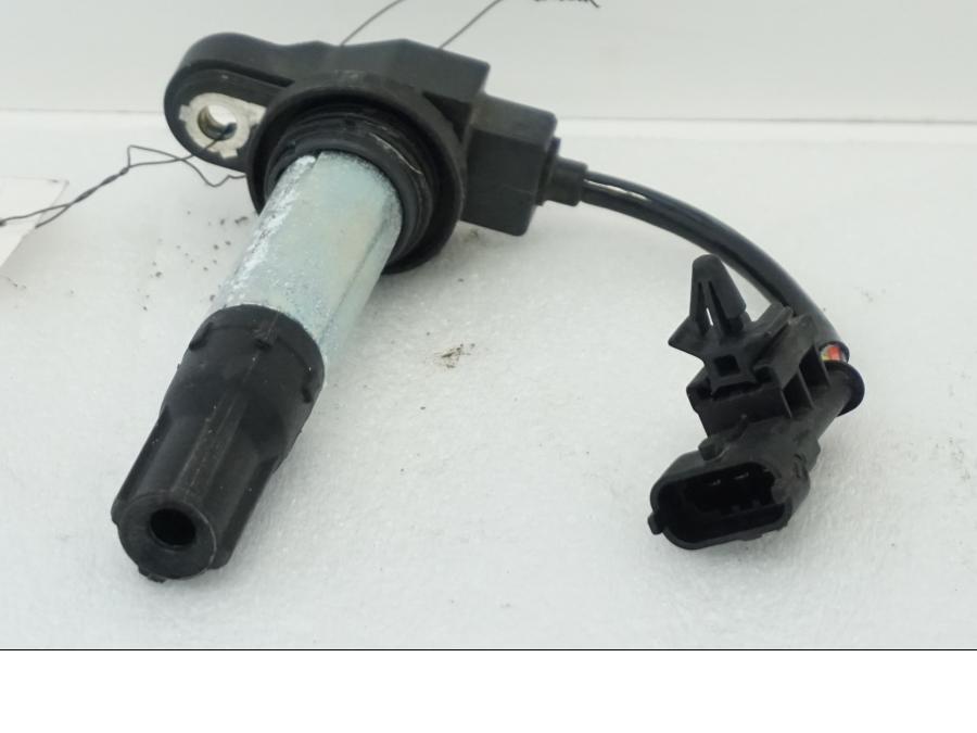 Baksidan på Tändspole från en KTM 1290 Super Adventure R -2021 motorcykel.