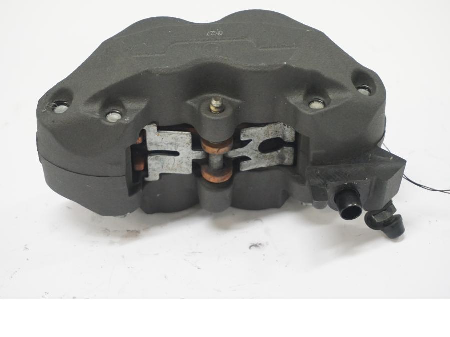 Höger sida på Bromsok från en Kawasaki Z 900 -2019 motorcykel.